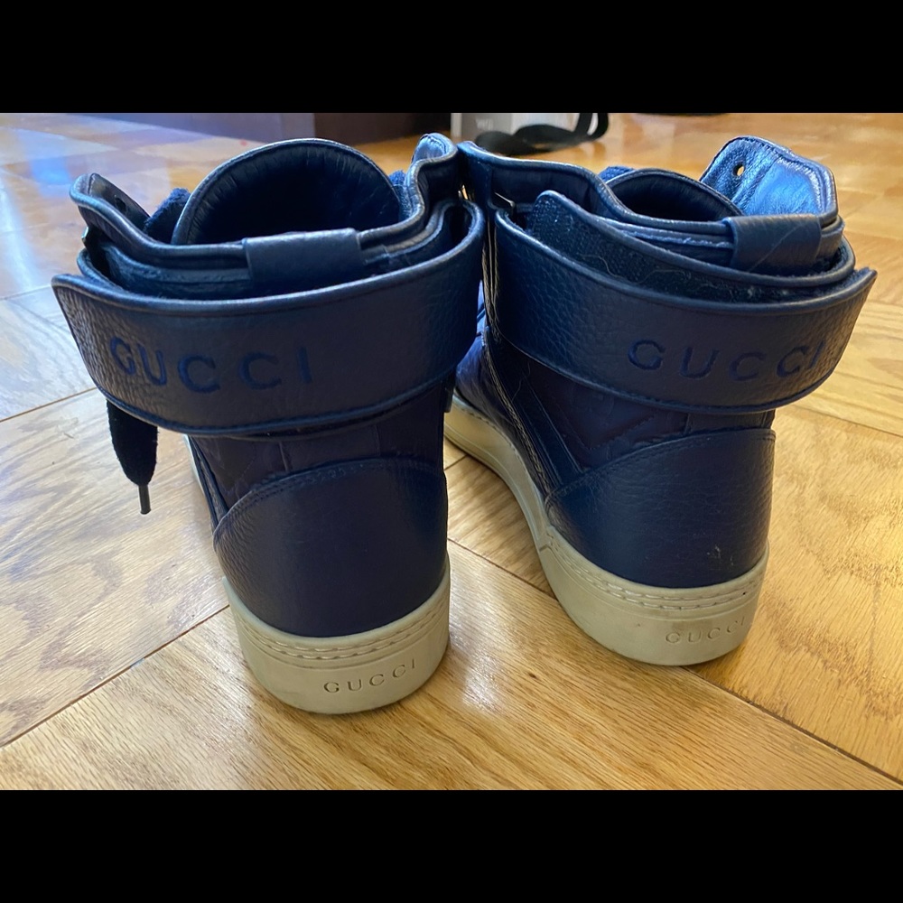 Beautiful Gucci shoes size 9